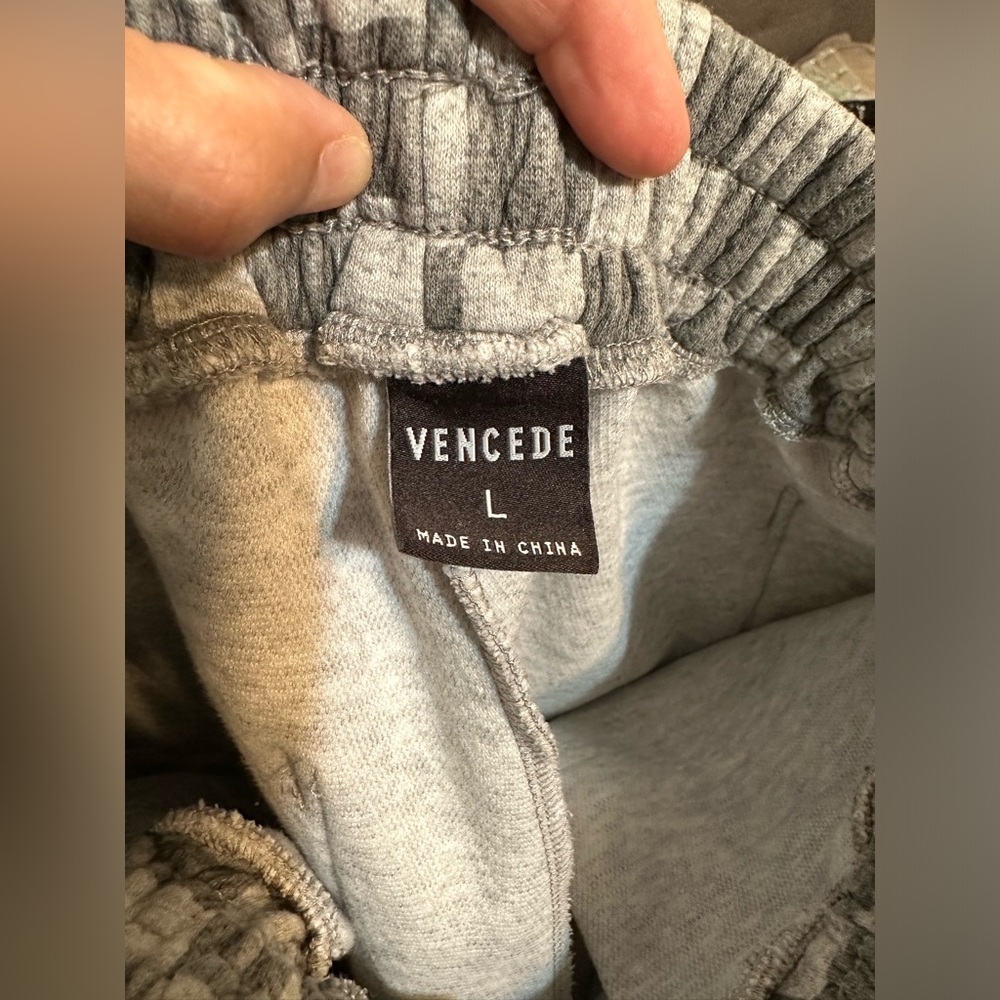 VENCEDE Gray Checkered Sweatpant Joggers w/ Drawstring & Toggles - Picture 4 of 9